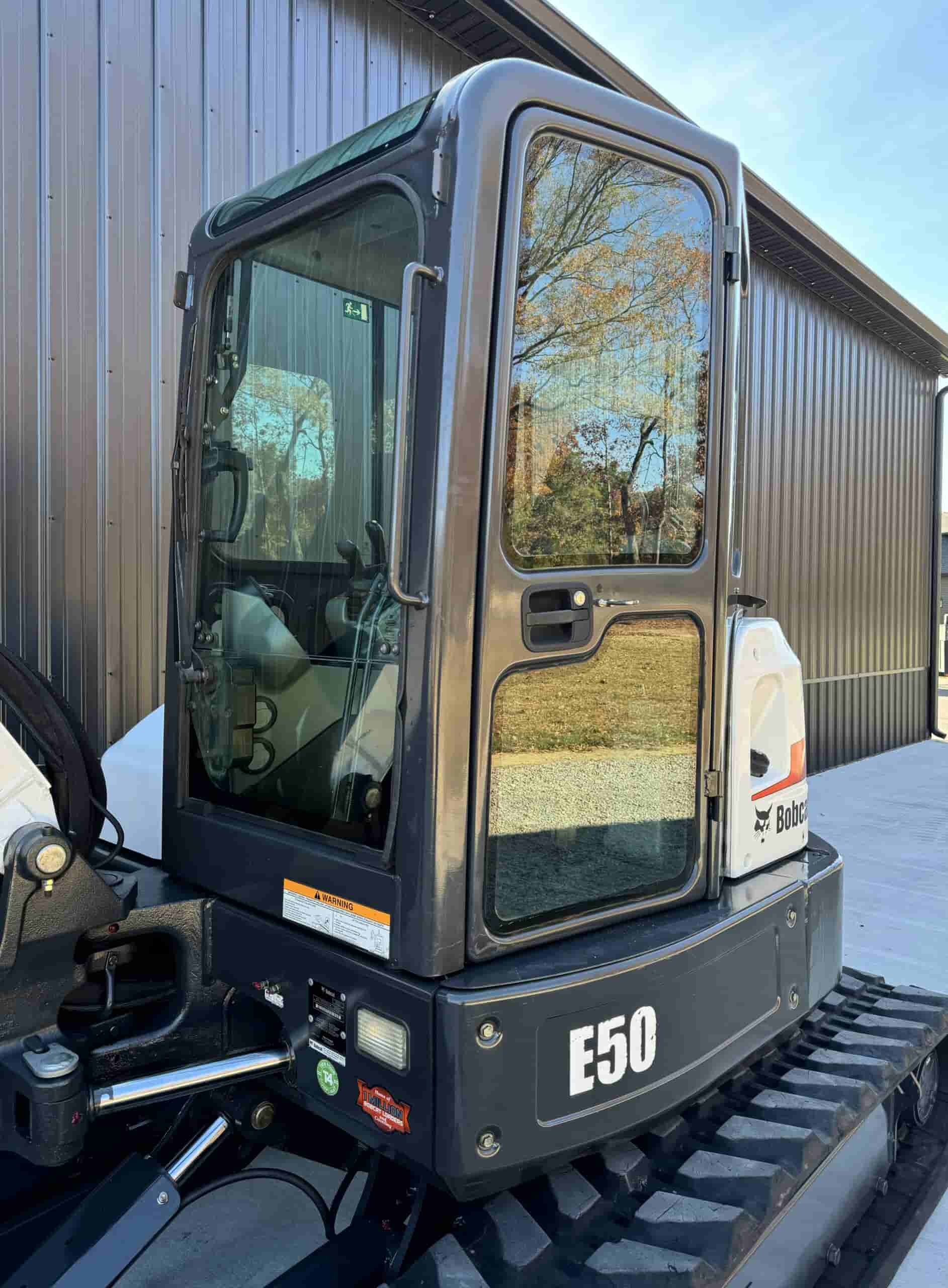 2016 BOBCAT E50
